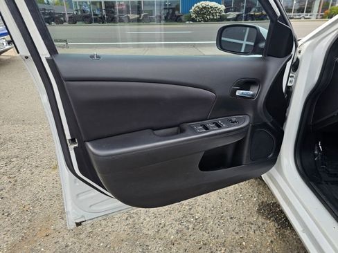 Used 2013 Chrysler 200 LX FWD image 23