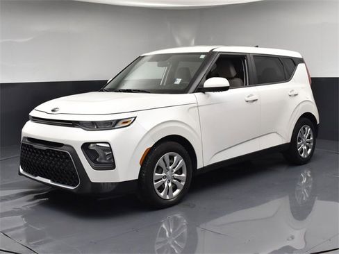 Certified 2021 Kia Soul LX image 4