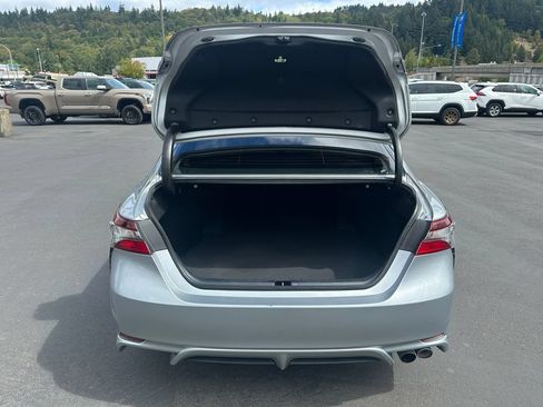 Used 2021 Toyota Camry SE w/ Carpet Mat Package (TMS) FWD image 11
