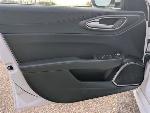 Used 2022 Alfa Romeo Giulia Ti image 22