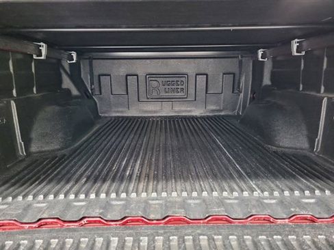 Used 2021 Chevrolet Colorado LT w/ LT Convenience Package RWD image 9