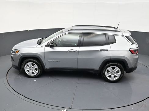 Used 2022 Jeep Compass Latitude FWD image 14