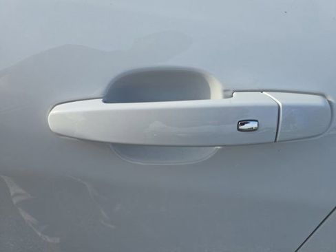 Used 2024 Chevrolet Equinox LT w/ LPO, Floor Liner Package FWD image 11