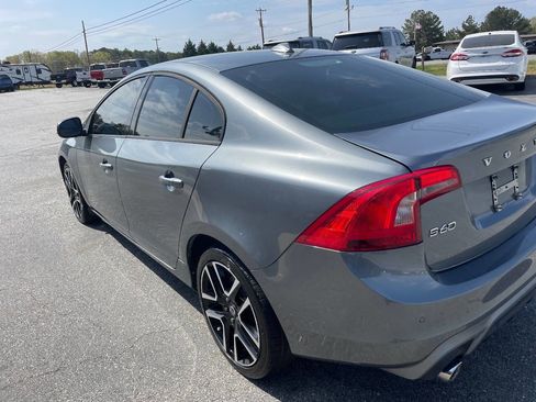 Used 2017 Volvo S60 T5 Dynamic image 5