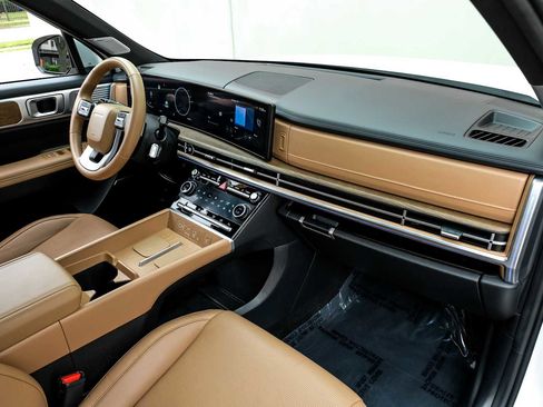 Used 2024 Hyundai Santa Fe Limited image 16