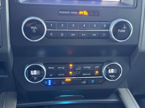 Used 2021 Ford Expedition XLT image 36