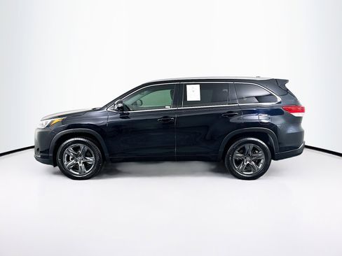 Used 2018 Toyota Highlander Limited Platinum image 4