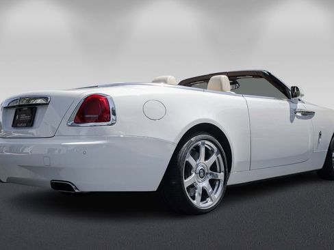 Used 2016 Rolls-Royce Dawn image 3