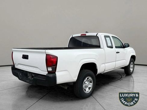Used 2022 Toyota Tacoma SR image 5