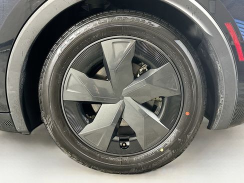 Used 2025 Toyota Prius LE image 11