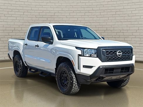 Used 2024 Nissan Frontier S image 3