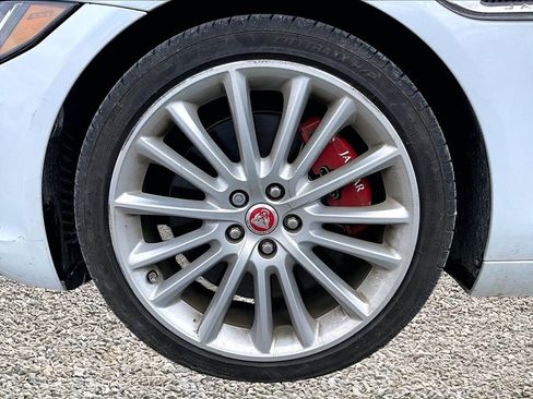 Used 2017 Jaguar XE First Edition image 8
