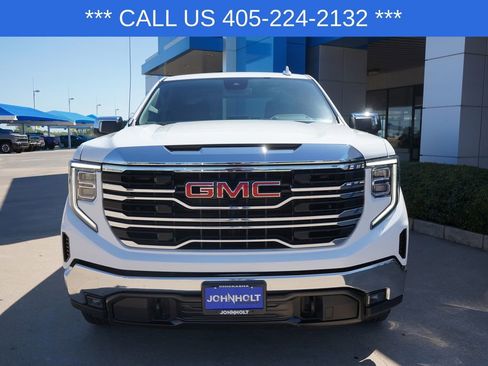 Used 2025 GMC Sierra 1500 SLT AWD/4WD image 3