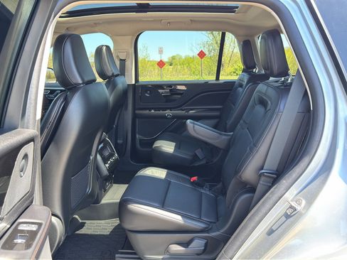 Used 2024 Lincoln Aviator Reserve w/ Jet Package AWD/4WD image 36
