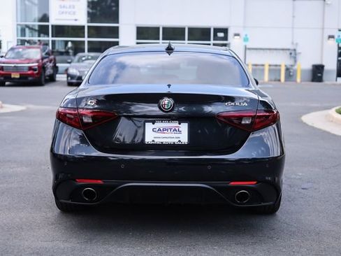 Used 2018 Alfa Romeo Giulia Ti Sport w/ Quick Order Package 22S Sport AWD/4WD image 11