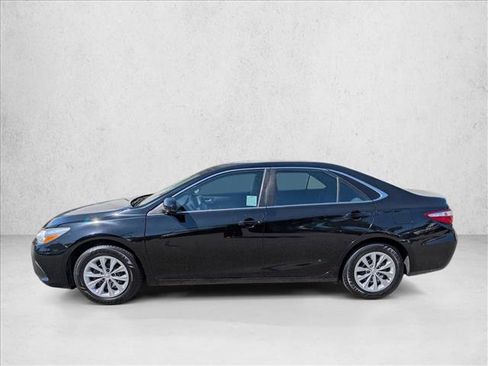 Used 2015 Toyota Camry LE FWD image 9