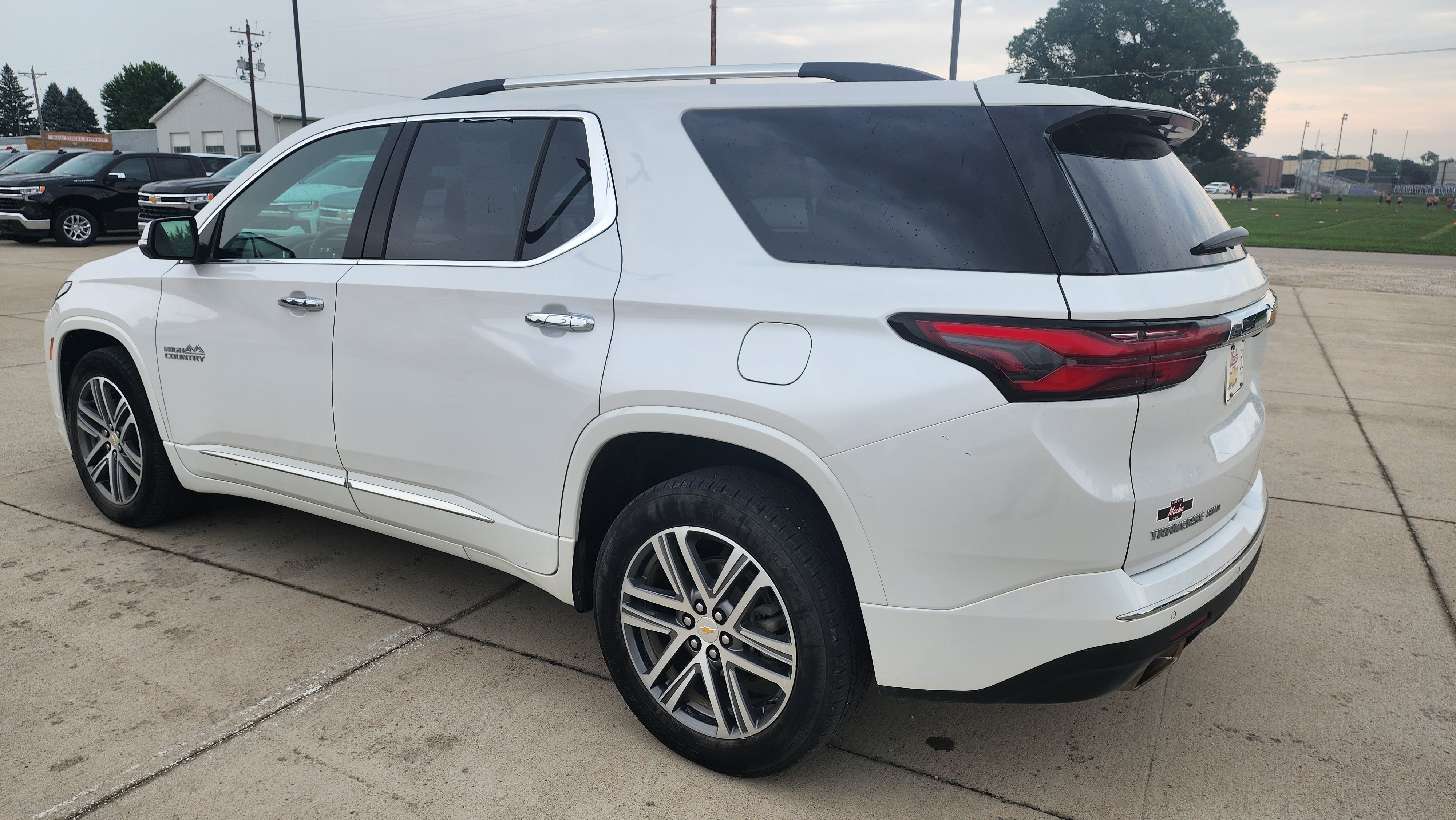 Used 2023 Chevrolet Traverse High Country AWD/4WD image 6