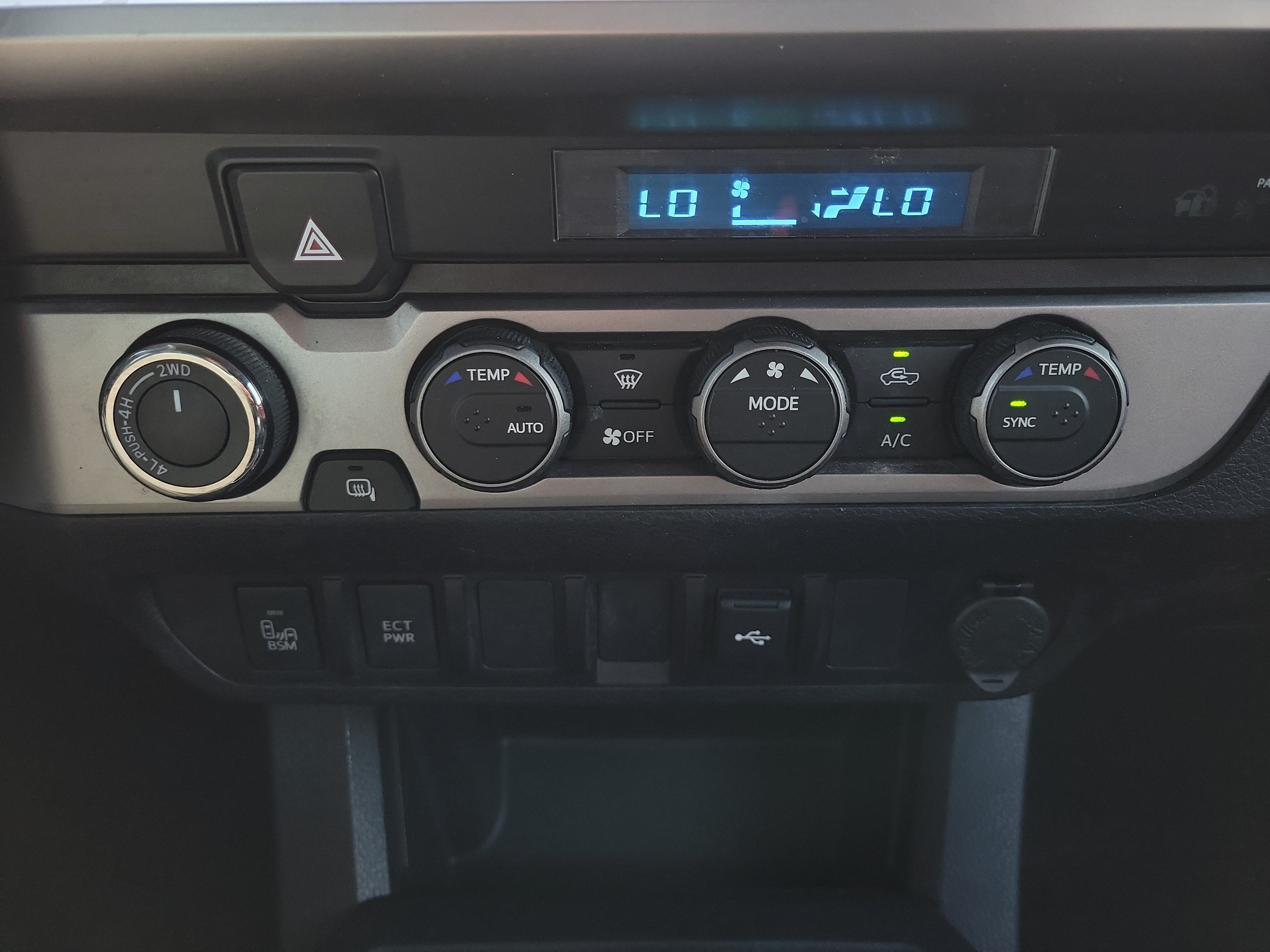 Used 2022 Toyota Tacoma SR5 w/ Technology Package AWD/4WD image 23