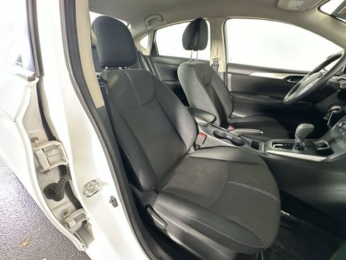 Used 2017 Nissan Sentra S image 29