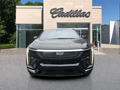 New 2027 Cadillac Optiq Luxury w/ LPO, Floor Liner Package AWD/4WD image 8