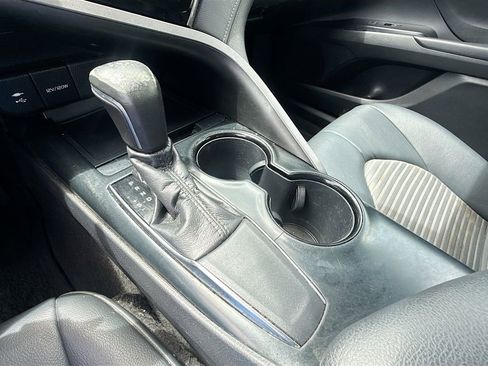 Used 2019 Toyota Camry SE image 17
