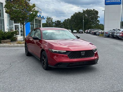 New 2025 Honda Accord SE image 1