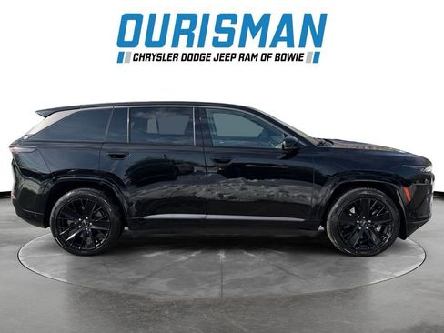 Used 2024 Jeep Wagoneer Launch Edition image 3