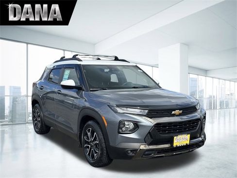 Used 2022 Chevrolet TrailBlazer ACTIV w/ Sun and Liftgate Package image 1