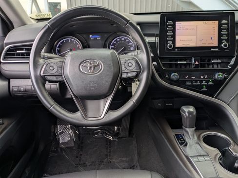 Used 2023 Toyota Camry SE FWD image 8