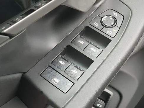 New 2025 BMW 530i w/ Premium Package image 25