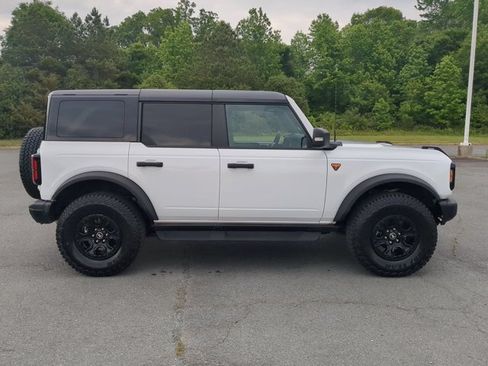 Certified 2025 Ford Bronco Badlands AWD/4WD image 3