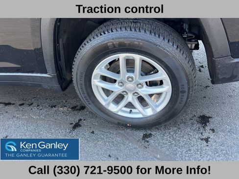 Used 2024 Jeep Grand Cherokee L Laredo AWD/4WD image 23