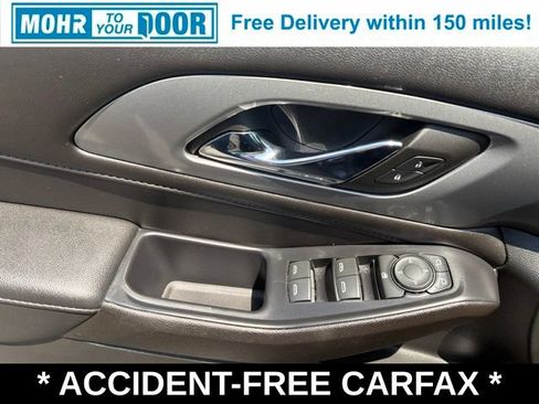 Used 2022 Chevrolet Traverse LT FWD image 13