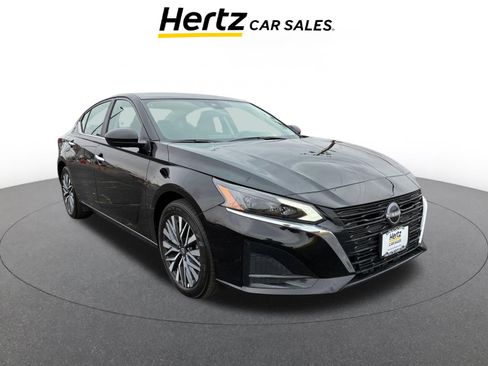 Used 2025 Nissan Altima 2.5 SV image 1