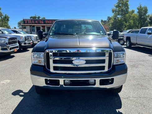 Used 2005 Ford F250 Lariat AWD/4WD image 3