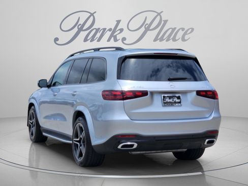 Certified 2026 Mercedes-Benz GLS 450 4MATIC image 3
