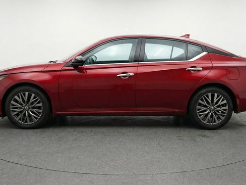 Used 2025 Nissan Altima 2.5 SV image 5