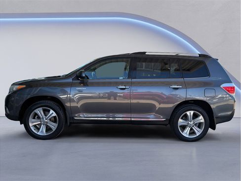 Used 2013 Toyota Highlander Limited AWD/4WD image 3
