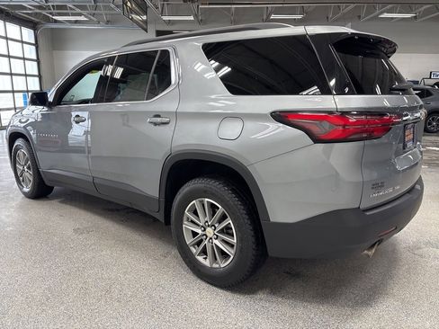 Used 2023 Chevrolet Traverse LT w/ Rear Camera Mirror Package image 5