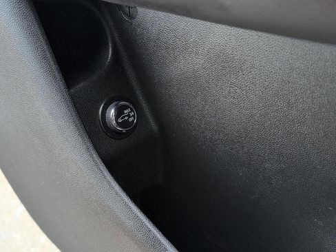 Used 2024 Cadillac XT4 Premium Luxury image 22