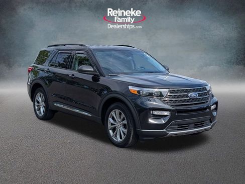 Used 2023 Ford Explorer XLT w/ Equipment Group 202A AWD/4WD image 3