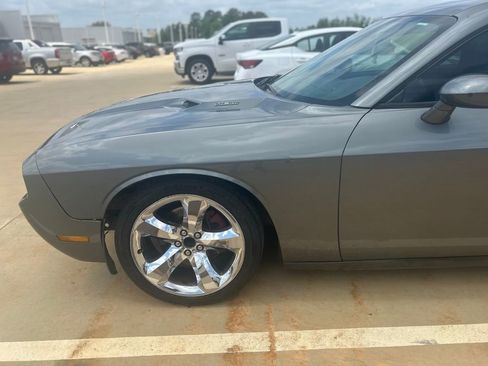 Used 2012 Dodge Challenger R/T image 2