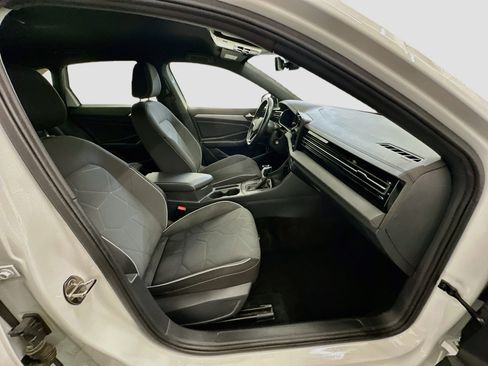 Used 2025 Volkswagen Jetta Sport FWD image 31