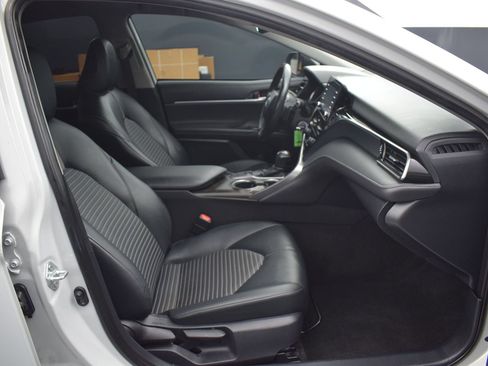 Used 2024 Toyota Camry SE FWD image 10