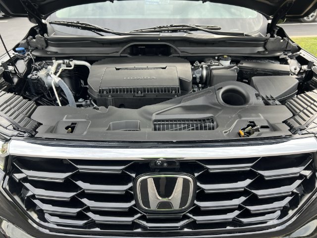 Used 2025 Honda Pilot Elite image 24