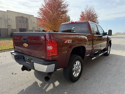 Used 2013 Chevrolet Silverado 2500 LTZ w/ LTZ Plus Package image 6