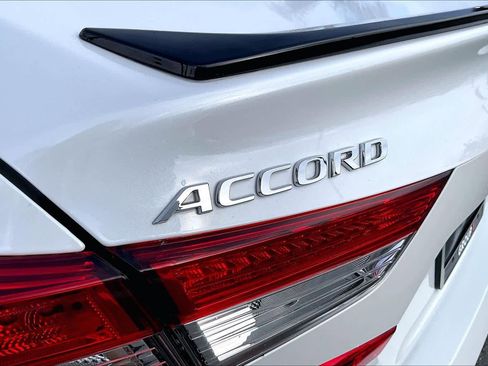 Used 2022 Honda Accord Sport image 9