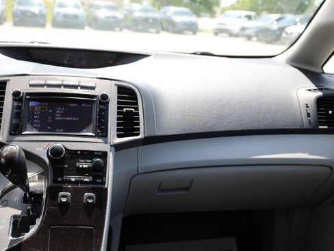 Used 2013 Toyota Venza LE AWD/4WD image 22