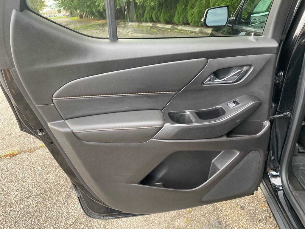 Used 2019 Chevrolet Traverse LT w/ LT Premium Package AWD/4WD image 23