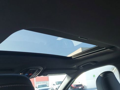 New 2025 Jeep Grand Cherokee L Altitude image 17